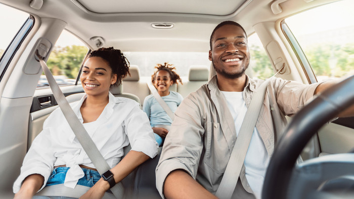 Quais são os cuidados necessários para os longos períodos de estrada nas viagens de final de ano? 